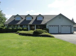 957 Breezy Ln, Grants Pass, OR 97527