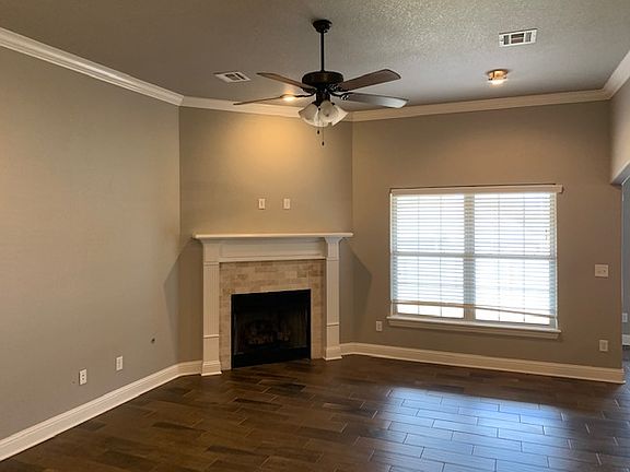 2nd image of 2050 Eagle Dr