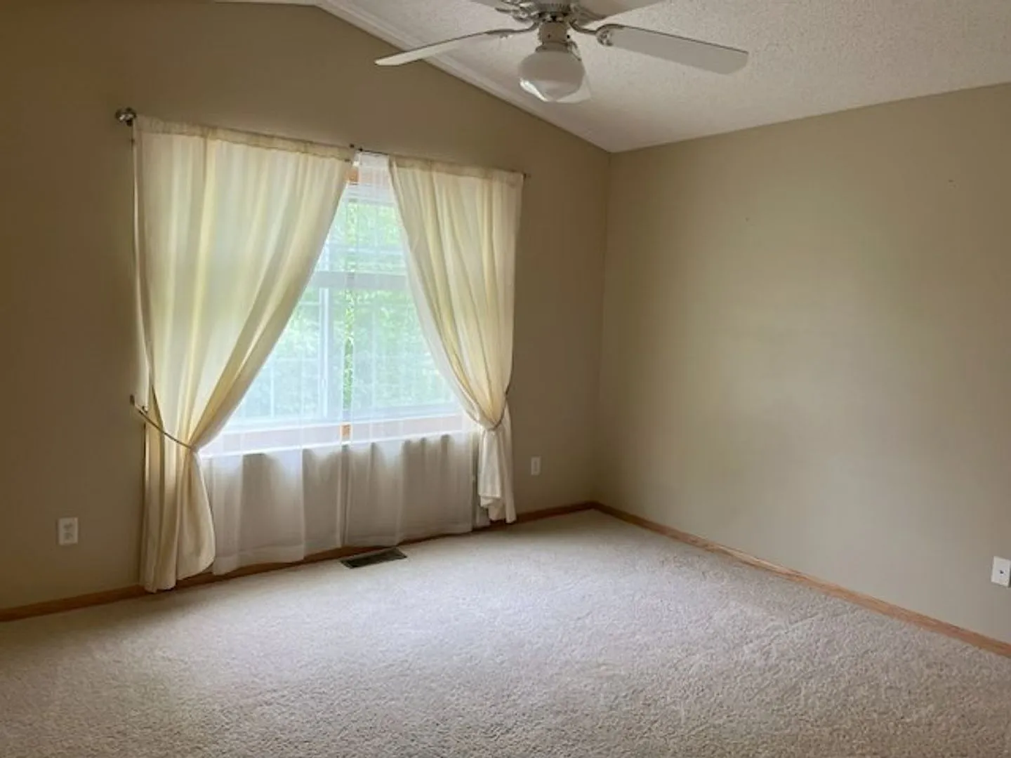 2 Bedroom 2 Bath End Unit Townhome — Photo 2