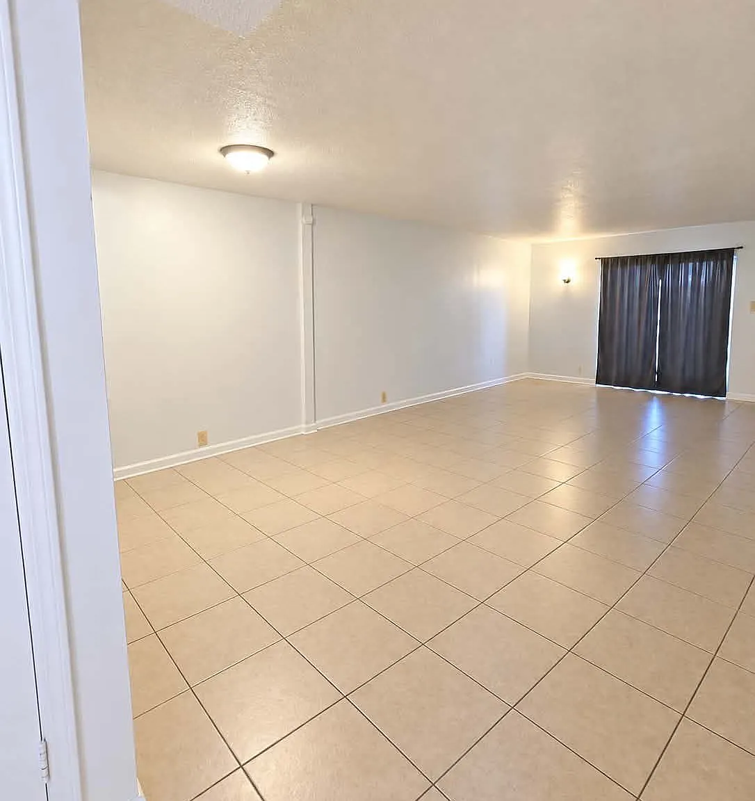 Metairie Condo Electric & Water Included — Photo 2