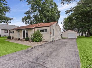 5817 Memory Ln, Belleville, IL 62226