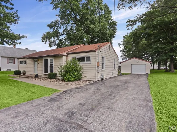 5817 Memory Ln, Belleville, IL 62226