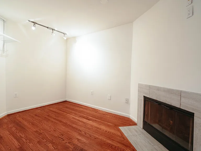 1112 25th St NW #5 — Photo 26