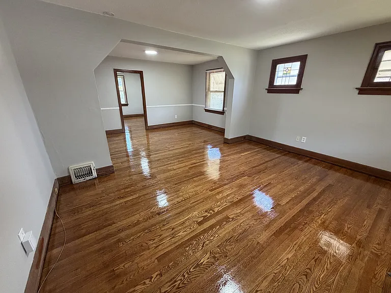 5324 Fletcher St — Photo 3