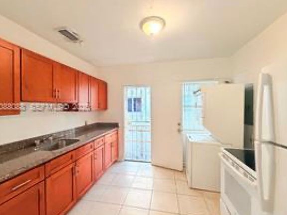 2nd image of 2415 NW 34th St #2