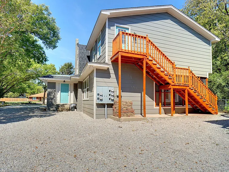 1511 Clover Ln. — Photo 7