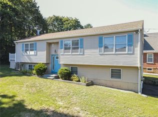 14 Pine St, West Haven, CT 06516