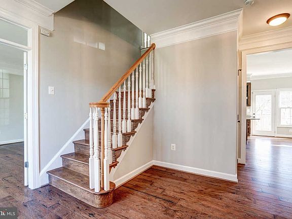 3rd image of 10829 Hillbrooke Ln