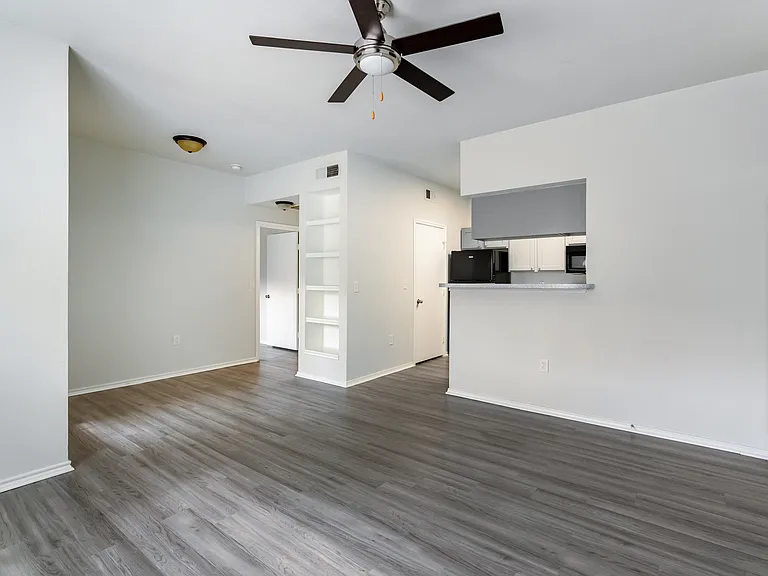The Lodge at Lost Pines Apartments — Photo 25
