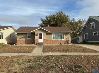 711 8th St, Sheldon, IA 51201