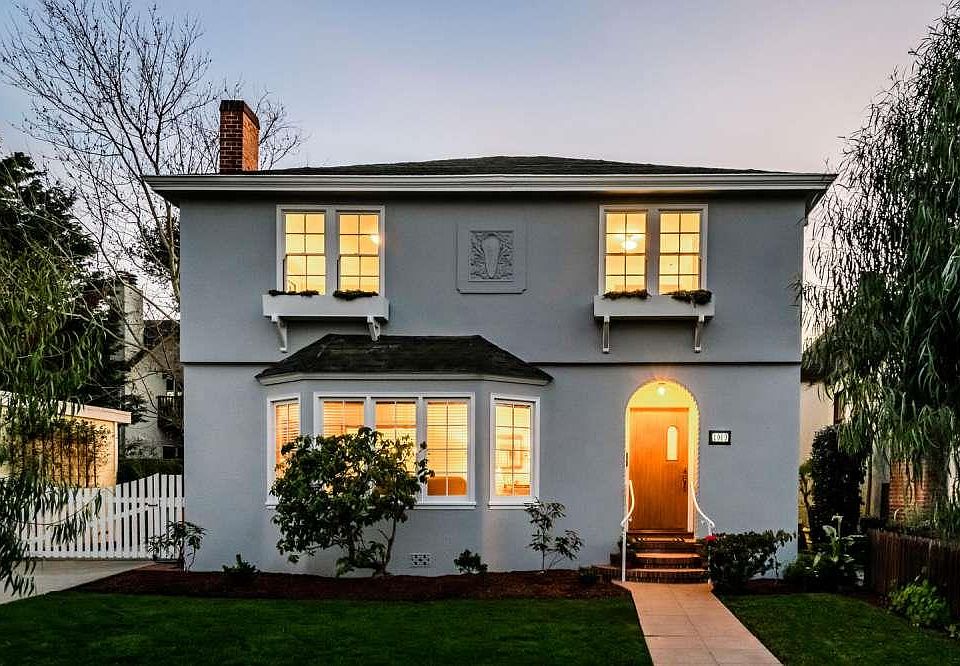 1st image of 1009 Laguna Ave