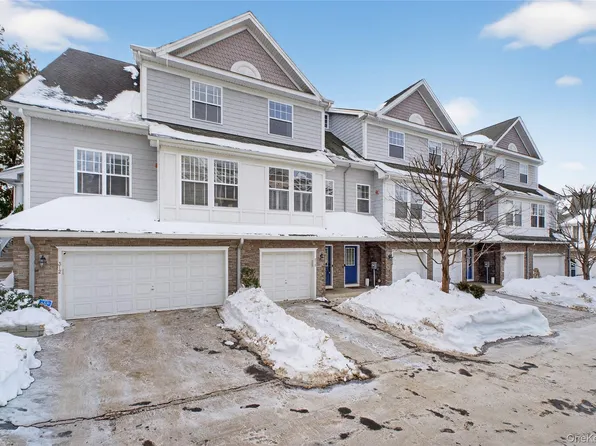 310 Bridgeview Drive, Poughkeepsie, NY 12601