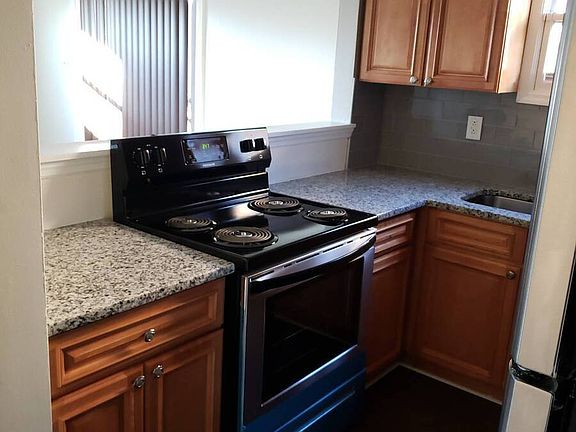 3rd image of 3037 Clairpoint Way