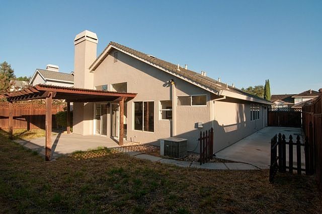 1st image of 724 Violet Ln