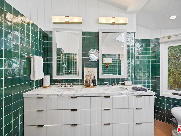 7038 Dume Dr — Photo 31