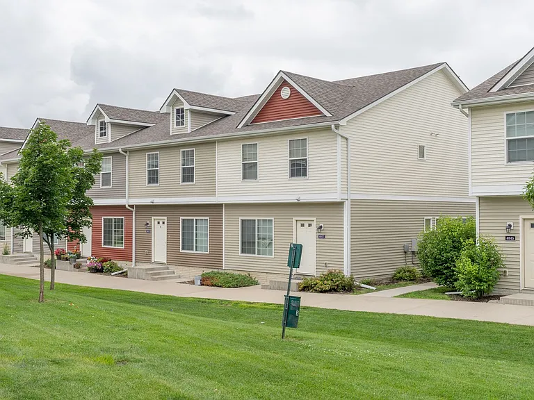 6909 Daniel Defoe Dr — Photo 47