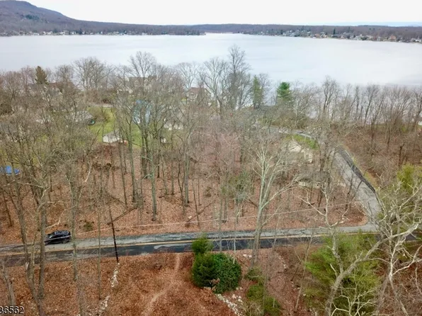 64 Lakeview Point Ave, Branchville, NJ 07826