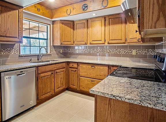 4th image of 902 Westbrook Dr
