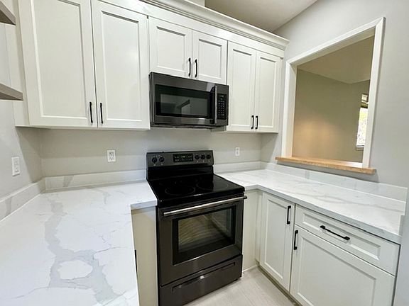 4th image of 917 Hough Ave APT 10