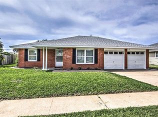 7005 Poplar Dr, Galveston, TX 77551