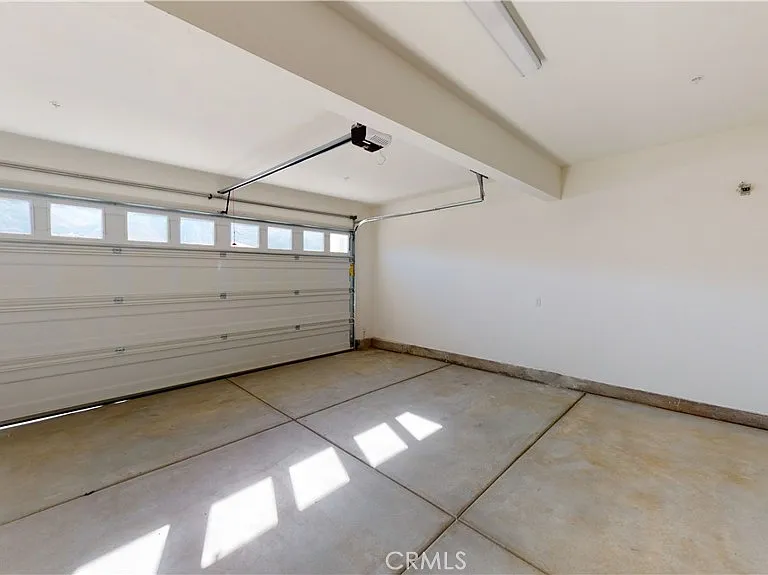 21084 Telegraph Rd — Photo 17