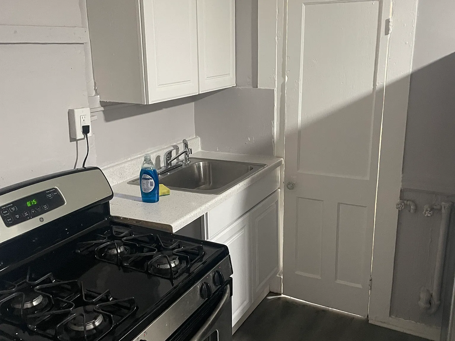 33-35 Elliott St — Photo 2