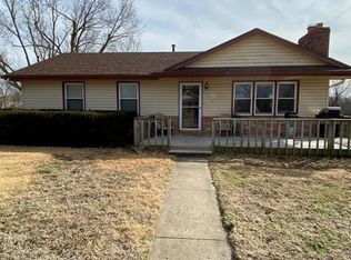 911 Elm Rd, Excelsior Springs, MO 64024