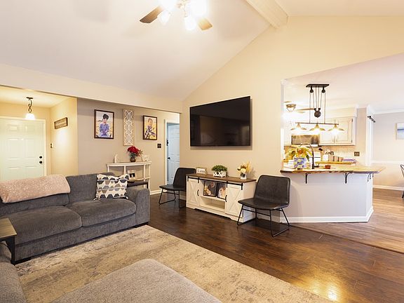 4th image of 518 Fair Oaks Cir