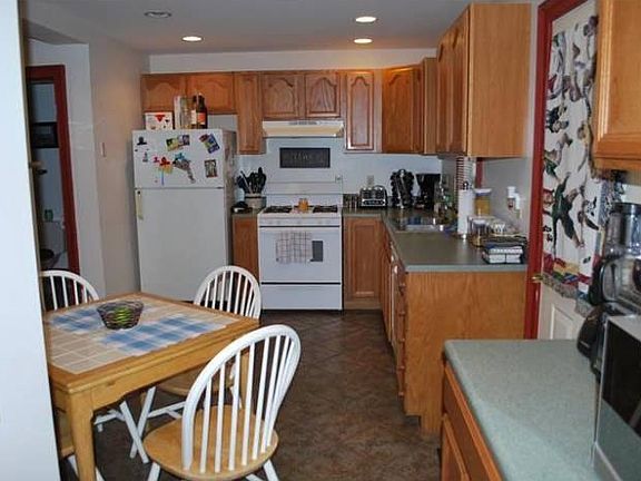 4th image of 191 Broad St #1
