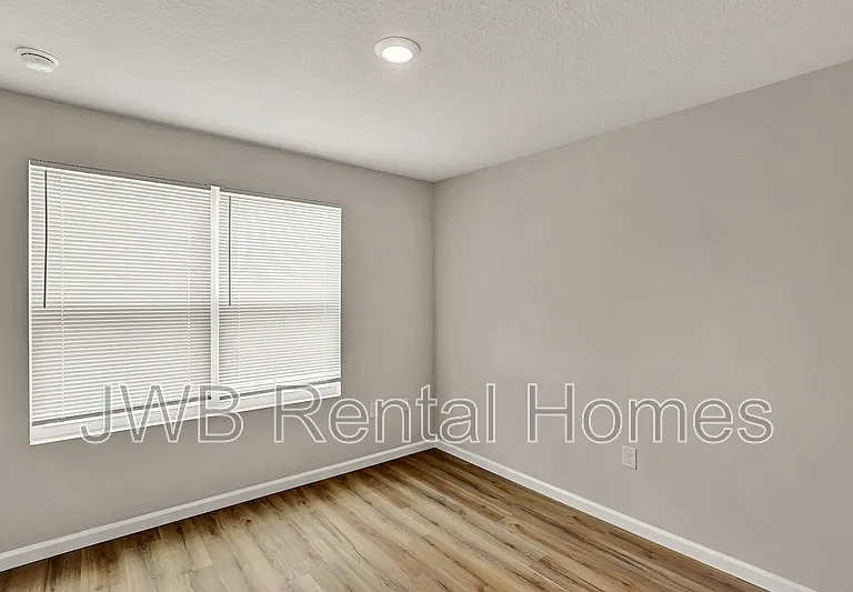 3205 Echo St — Photo 9