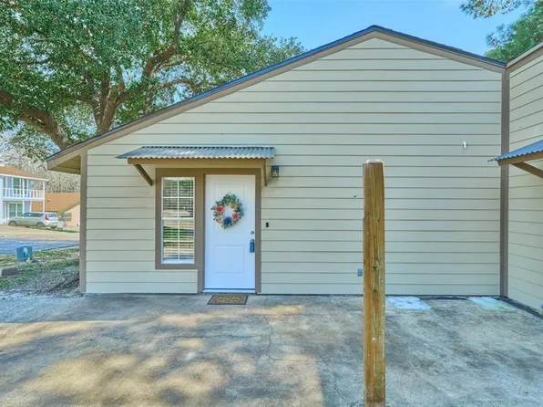 20 Harbour Row Dr, Coldspring, TX 77331