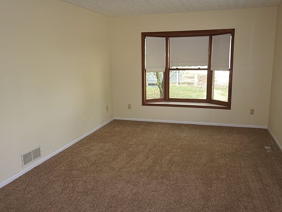 4th image of 625 Hunt Valley Dr