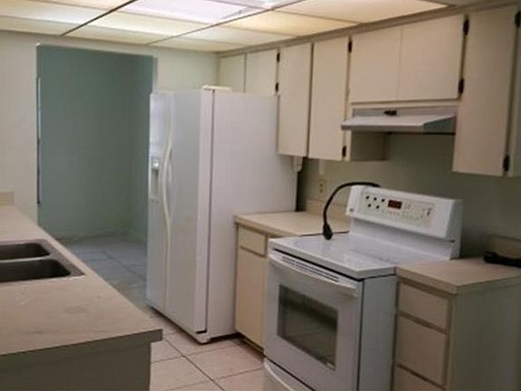 2nd image of 8016 Capwood Ave