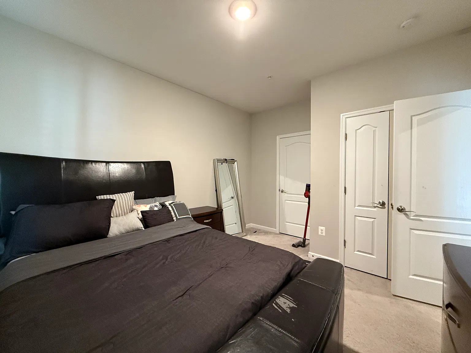 1 bed, 800 sqft, $1,200 — Photo 1