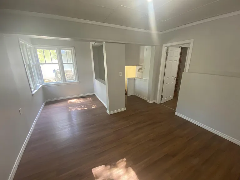 371 Conmee St #B — Photo 10