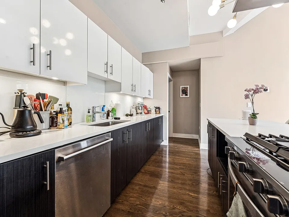 1418 W Addison