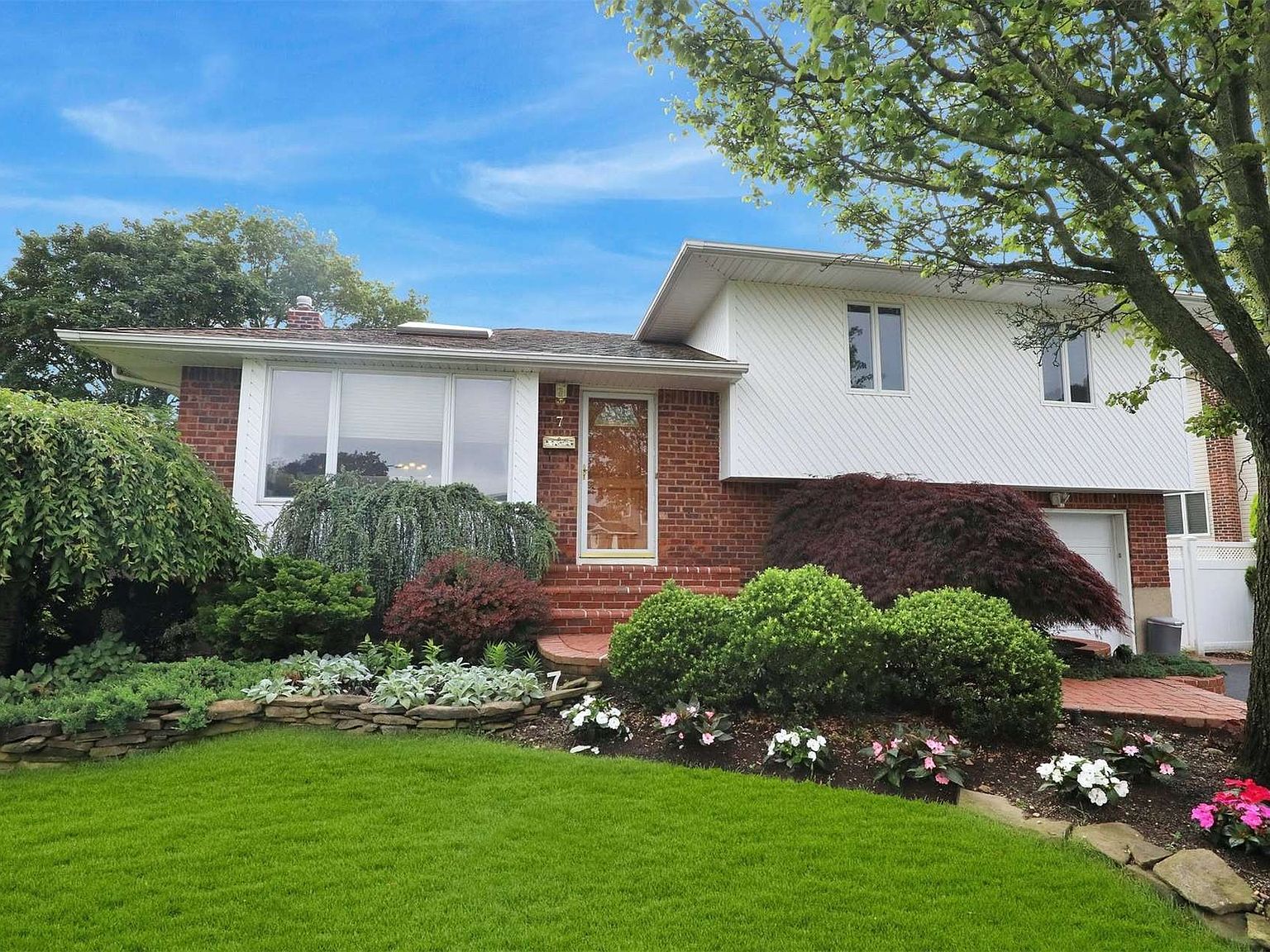 7 Newcastle Avenue, Plainview, NY 11803 Zillow