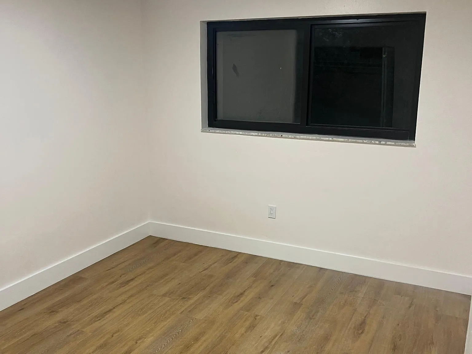 2 bed, 819 sqft, $2,100 — Photo 3
