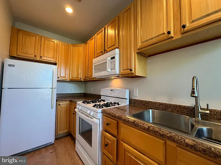 255 Mercer St #3 — Photo 7