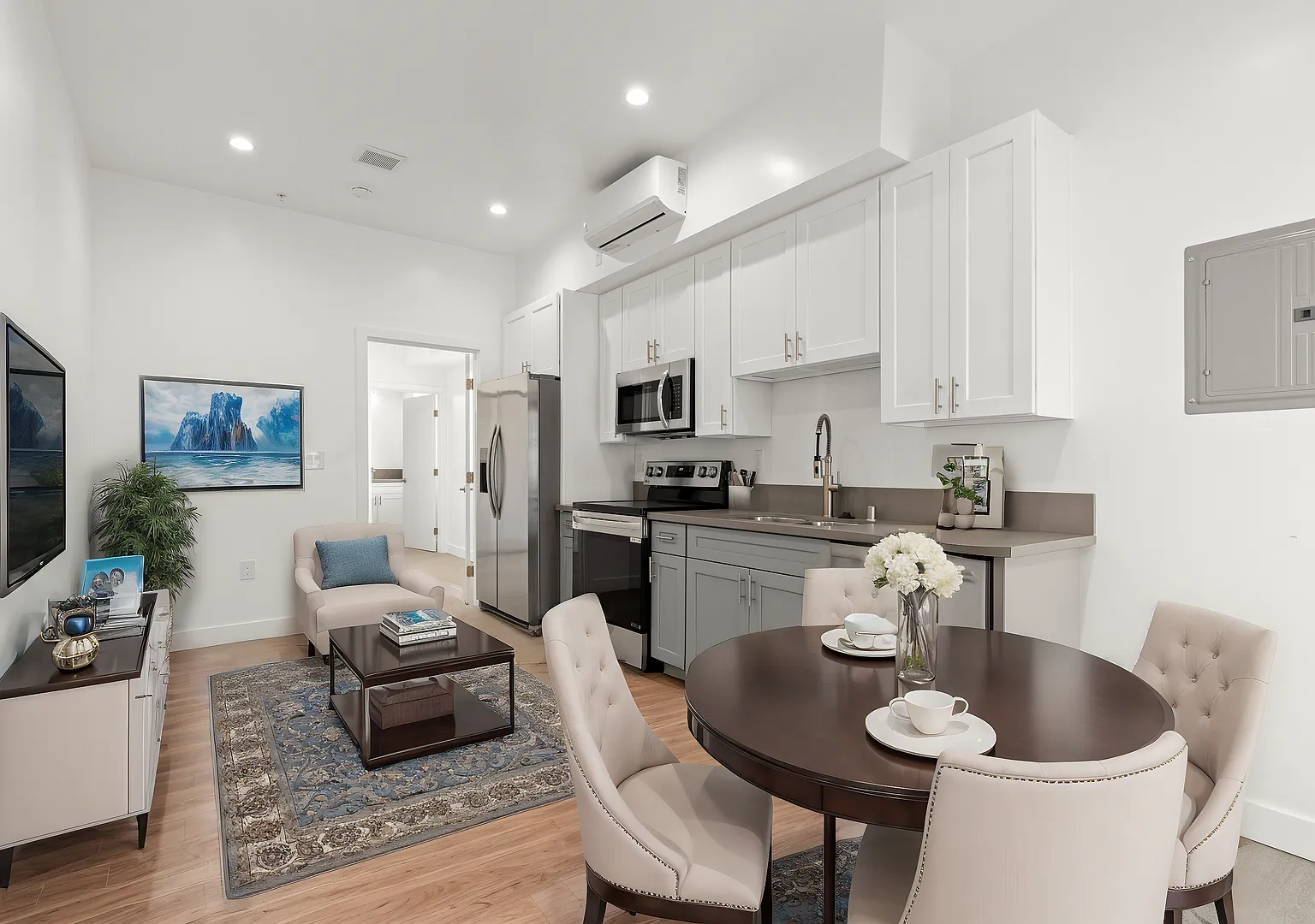 Bradley Luxury Living — Photo 3