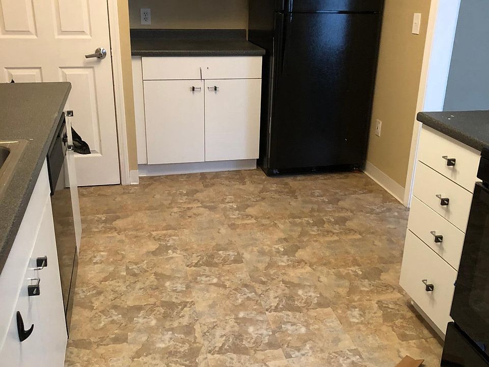 1st image of 5 Coolidge Dr