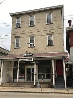 2nd image of 1706 Main St