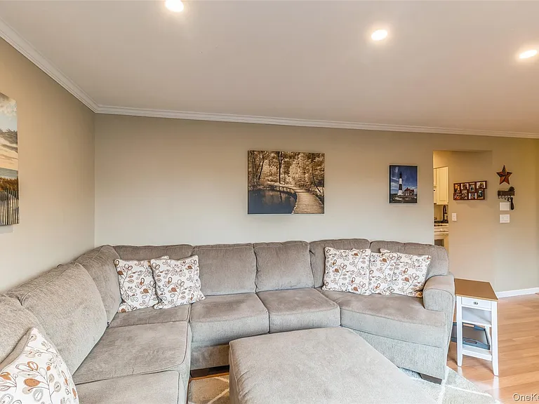 48 Pointe Cir S — Photo 7