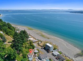 7484 Humphrey Rd, Clinton, WA 98236