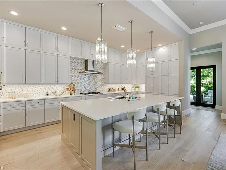 760 Park Shore Dr — Photo 10