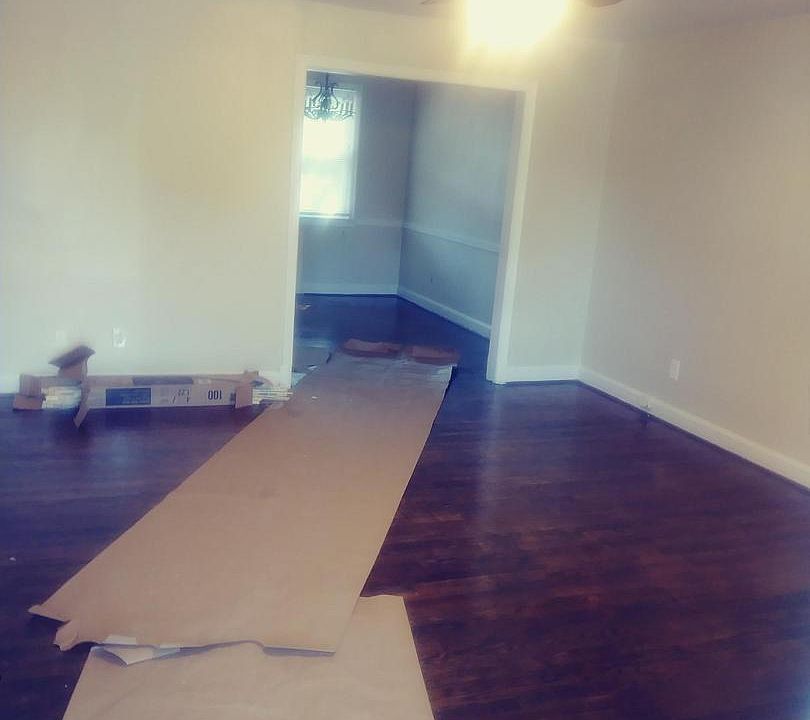 2nd image of 1422 18th St SE