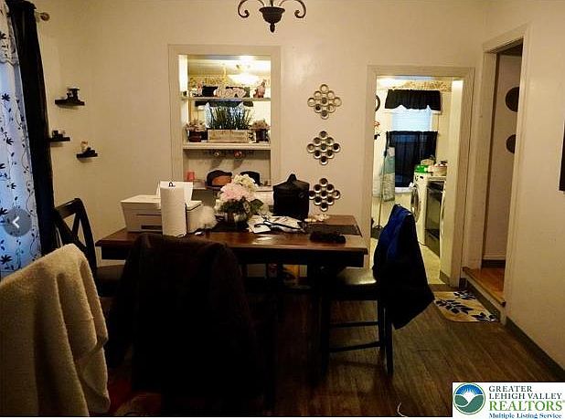 2nd image of 527 Bradley St