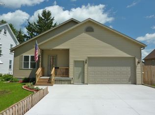 413 S Grove St, Waupun, WI 53963