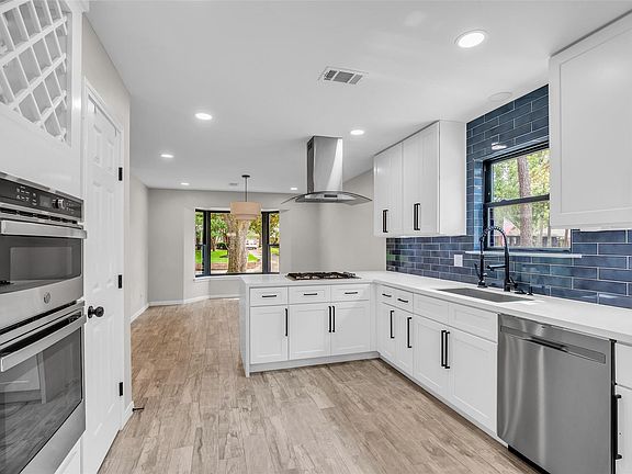 3rd image of 10006 Candlewood Dr