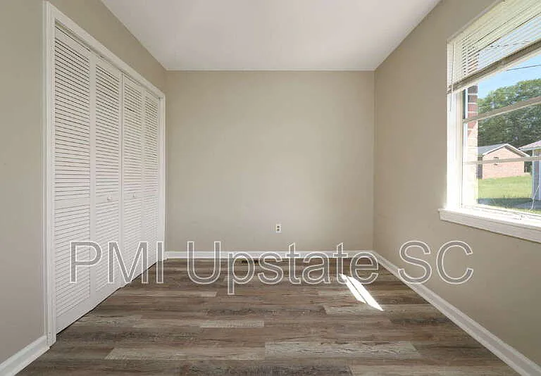 700 Brook St #4 — Photo 6